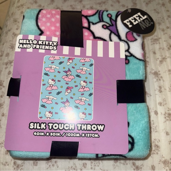 Hello Kitty and Friends  Throw Blanket - Picture 1 of 4